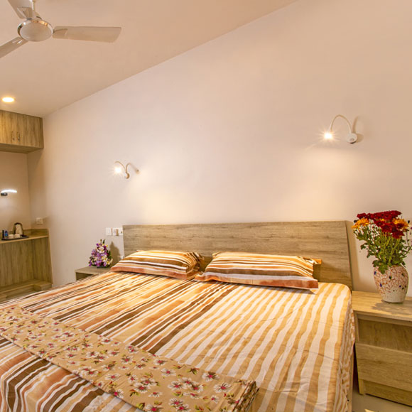 SERVICE & FACILITIES